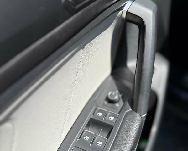 Черный Фольксваген Тигуан, объемом двигателя 2 л и пробегом 145 тыс. км за 19700 $, фото 11 на Automoto.ua