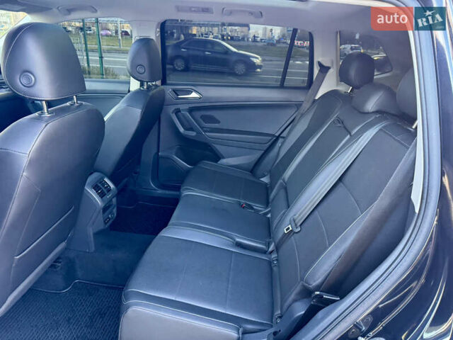 Черный Фольксваген Тигуан, объемом двигателя 1.98 л и пробегом 81 тыс. км за 21500 $, фото 40 на Automoto.ua