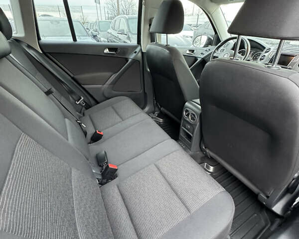 Черный Фольксваген Тигуан, объемом двигателя 2 л и пробегом 140 тыс. км за 13700 $, фото 28 на Automoto.ua