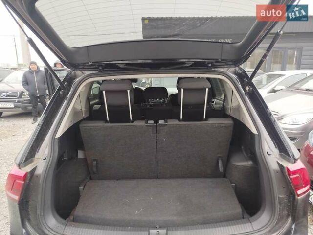 Черный Фольксваген Тигуан, объемом двигателя 1.98 л и пробегом 293 тыс. км за 12999 $, фото 7 на Automoto.ua