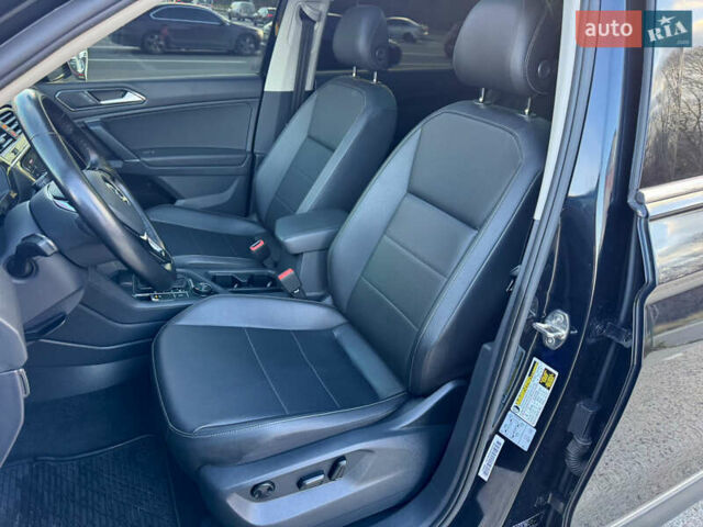 Черный Фольксваген Тигуан, объемом двигателя 1.98 л и пробегом 81 тыс. км за 21500 $, фото 34 на Automoto.ua