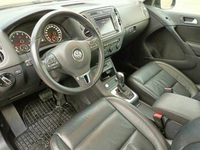 Чорний Фольксваген Тігуан, об'ємом двигуна 2 л та пробігом 82 тис. км за 10300 $, фото 15 на Automoto.ua