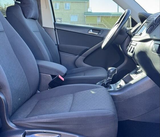 Черный Фольксваген Тигуан, объемом двигателя 2 л и пробегом 183 тыс. км за 14000 $, фото 17 на Automoto.ua