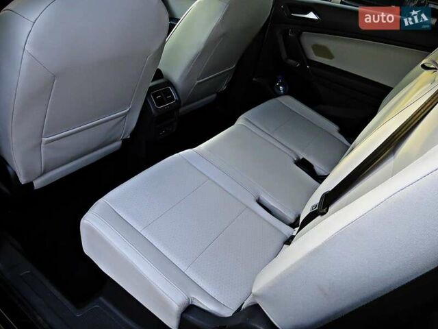 Черный Фольксваген Тигуан, объемом двигателя 1.98 л и пробегом 155 тыс. км за 18800 $, фото 17 на Automoto.ua