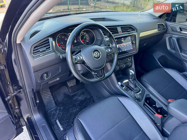 Черный Фольксваген Тигуан, объемом двигателя 1.98 л и пробегом 81 тыс. км за 21500 $, фото 31 на Automoto.ua
