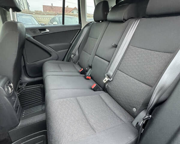 Черный Фольксваген Тигуан, объемом двигателя 2 л и пробегом 140 тыс. км за 13700 $, фото 19 на Automoto.ua