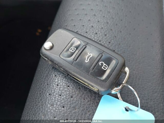 Черный Фольксваген Тигуан, объемом двигателя 2 л и пробегом 157 тыс. км за 8600 $, фото 8 на Automoto.ua