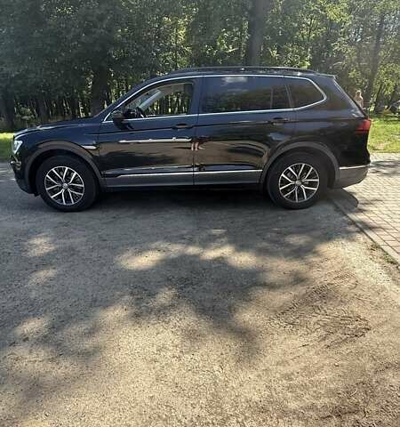 Черный Фольксваген Тигуан, объемом двигателя 1.98 л и пробегом 175 тыс. км за 17500 $, фото 7 на Automoto.ua