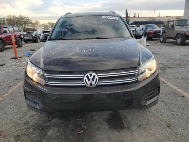 Черный Фольксваген Тигуан, объемом двигателя 2 л и пробегом 142 тыс. км за 2500 $, фото 4 на Automoto.ua