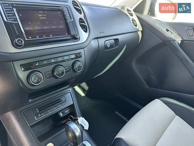 Черный Фольксваген Тигуан, объемом двигателя 2 л и пробегом 100 тыс. км за 13950 $, фото 17 на Automoto.ua