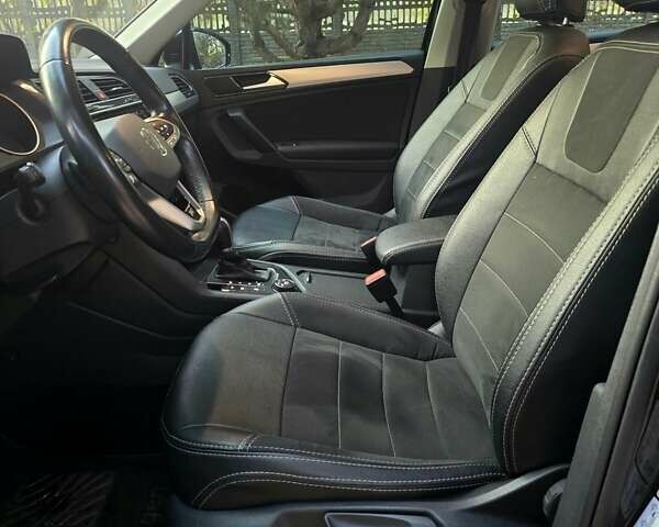 Черный Фольксваген Тигуан, объемом двигателя 1.98 л и пробегом 130 тыс. км за 24499 $, фото 29 на Automoto.ua