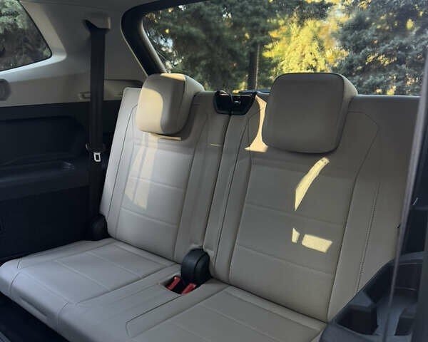 Чорний Фольксваген Тігуан, об'ємом двигуна 1.98 л та пробігом 127 тис. км за 22000 $, фото 9 на Automoto.ua