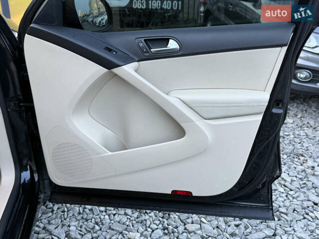 Черный Фольксваген Тигуан, объемом двигателя 2 л и пробегом 185 тыс. км за 13999 $, фото 31 на Automoto.ua