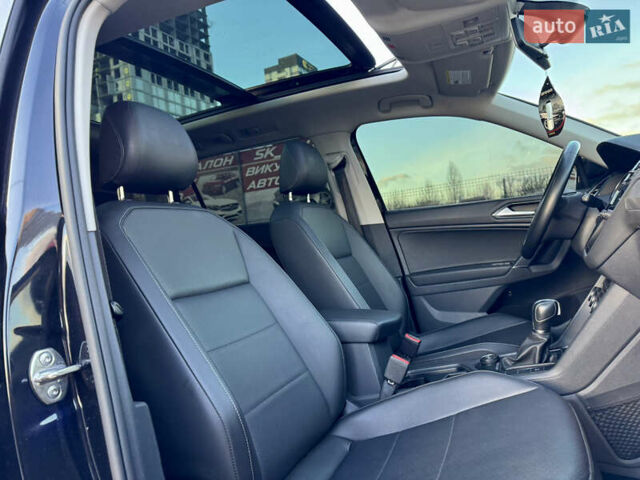 Черный Фольксваген Тигуан, объемом двигателя 1.98 л и пробегом 81 тыс. км за 21500 $, фото 49 на Automoto.ua