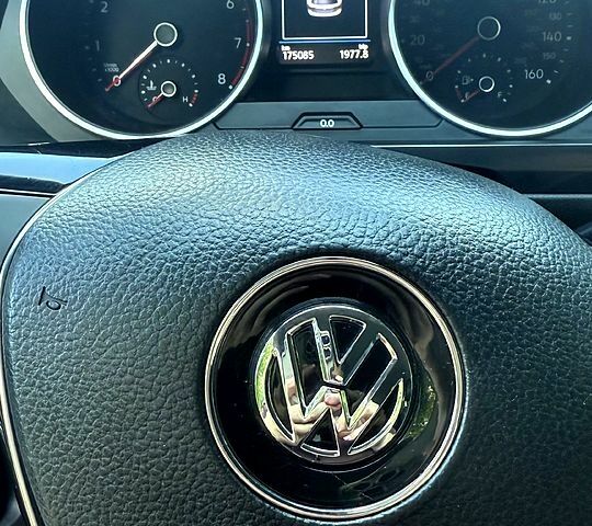 Черный Фольксваген Тигуан, объемом двигателя 2 л и пробегом 176 тыс. км за 17000 $, фото 9 на Automoto.ua