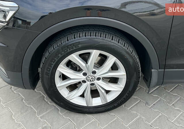 Черный Фольксваген Тигуан, объемом двигателя 1.97 л и пробегом 250 тыс. км за 23500 $, фото 6 на Automoto.ua