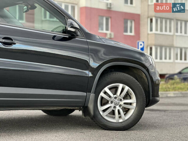 Черный Фольксваген Тигуан, объемом двигателя 2 л и пробегом 175 тыс. км за 12333 $, фото 12 на Automoto.ua