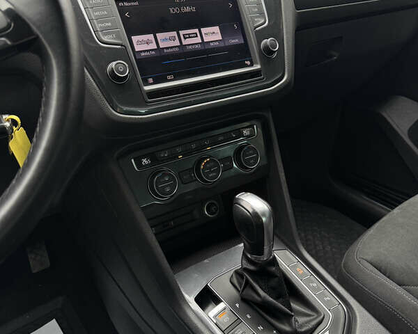 Чорний Фольксваген Тігуан, об'ємом двигуна 1.98 л та пробігом 151 тис. км за 24900 $, фото 29 на Automoto.ua