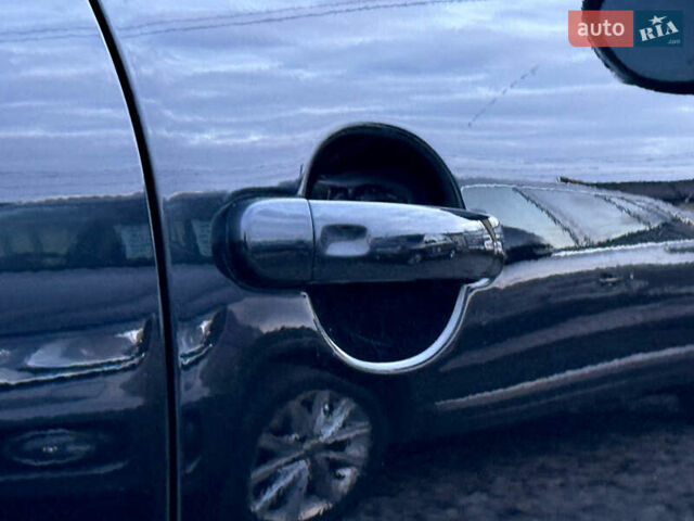 Черный Фольксваген Тигуан, объемом двигателя 2 л и пробегом 185 тыс. км за 13999 $, фото 26 на Automoto.ua