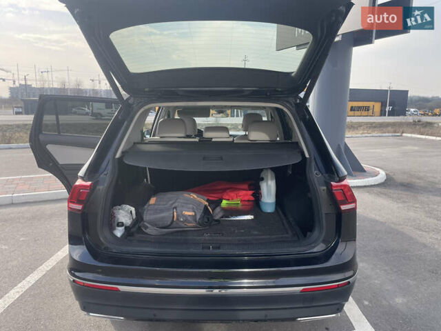 Черный Фольксваген Тигуан, объемом двигателя 1.98 л и пробегом 99 тыс. км за 23000 $, фото 19 на Automoto.ua