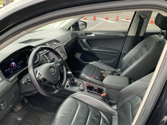 Черный Фольксваген Тигуан, объемом двигателя 2 л и пробегом 100 тыс. км за 19900 $, фото 4 на Automoto.ua