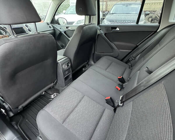 Черный Фольксваген Тигуан, объемом двигателя 2 л и пробегом 140 тыс. км за 13700 $, фото 18 на Automoto.ua