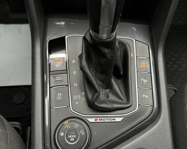 Чорний Фольксваген Тігуан, об'ємом двигуна 1.98 л та пробігом 151 тис. км за 24900 $, фото 26 на Automoto.ua