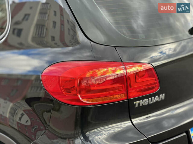 Черный Фольксваген Тигуан, объемом двигателя 2 л и пробегом 175 тыс. км за 12333 $, фото 18 на Automoto.ua