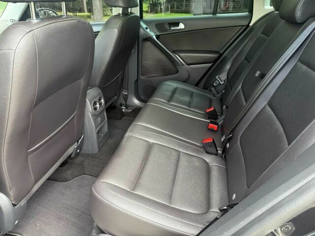 Чорний Фольксваген Тігуан, об'ємом двигуна 2 л та пробігом 52 тис. км за 3200 $, фото 12 на Automoto.ua