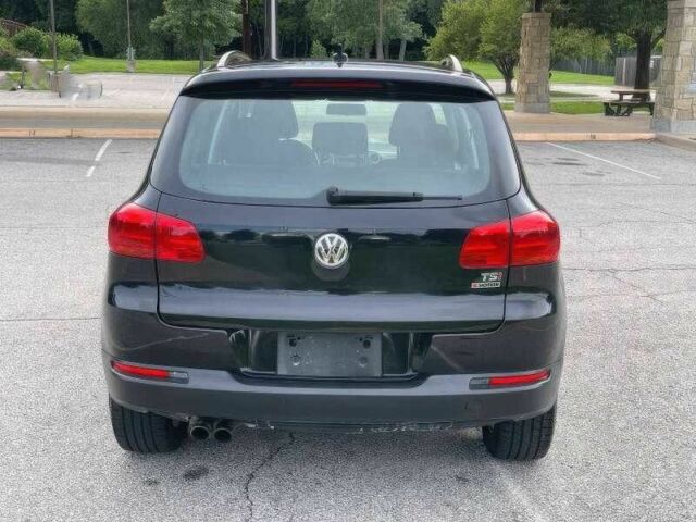 Чорний Фольксваген Тігуан, об'ємом двигуна 2 л та пробігом 123 тис. км за 3200 $, фото 5 на Automoto.ua