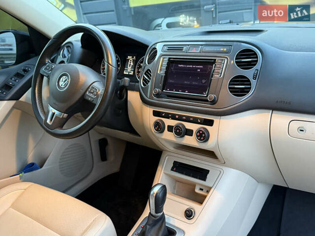 Черный Фольксваген Тигуан, объемом двигателя 2 л и пробегом 185 тыс. км за 13999 $, фото 30 на Automoto.ua