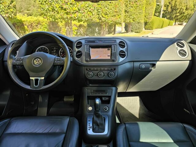 Черный Фольксваген Тигуан, объемом двигателя 2 л и пробегом 57 тыс. км за 9000 $, фото 9 на Automoto.ua