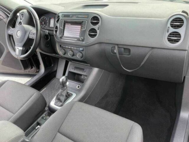 Чорний Фольксваген Тігуан, об'ємом двигуна 2 л та пробігом 123 тис. км за 3200 $, фото 11 на Automoto.ua