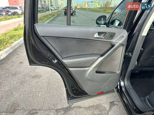 Черный Фольксваген Тигуан, объемом двигателя 2 л и пробегом 175 тыс. км за 12333 $, фото 54 на Automoto.ua