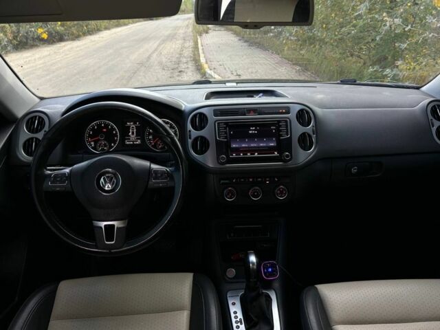 Черный Фольксваген Тигуан, объемом двигателя 2 л и пробегом 145 тыс. км за 12500 $, фото 6 на Automoto.ua