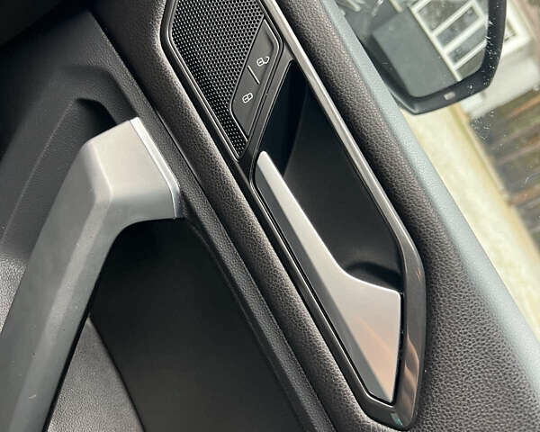 Черный Фольксваген Тигуан, объемом двигателя 1.98 л и пробегом 135 тыс. км за 20700 $, фото 11 на Automoto.ua