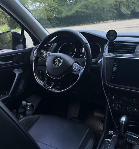 Черный Фольксваген Тигуан, объемом двигателя 1.98 л и пробегом 175 тыс. км за 17500 $, фото 15 на Automoto.ua