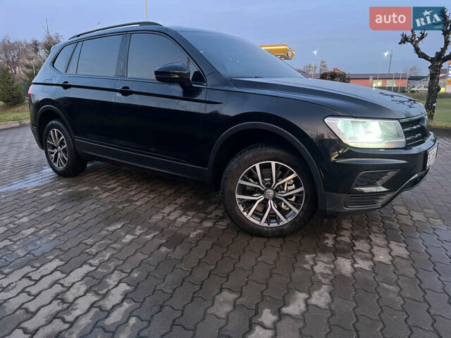 Черный Фольксваген Тигуан, объемом двигателя 1.98 л и пробегом 132 тыс. км за 18500 $, фото 1 на Automoto.ua