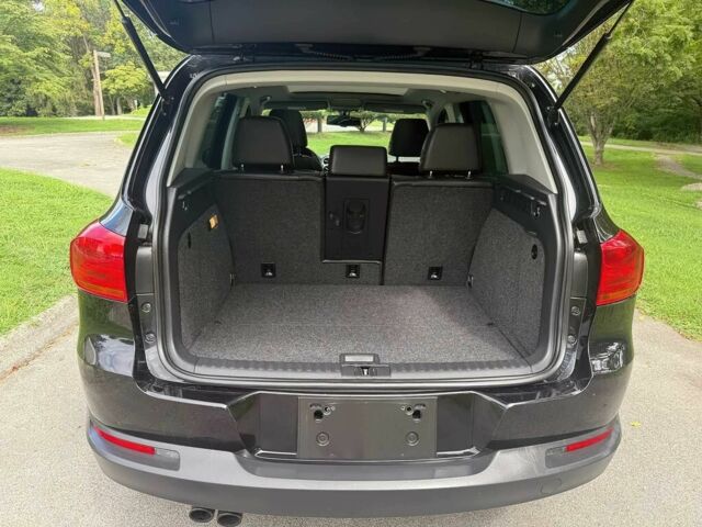 Чорний Фольксваген Тігуан, об'ємом двигуна 2 л та пробігом 52 тис. км за 3200 $, фото 6 на Automoto.ua