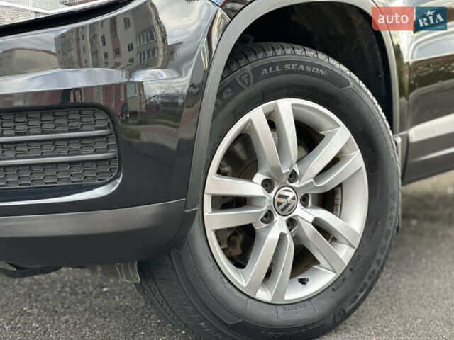 Черный Фольксваген Тигуан, объемом двигателя 2 л и пробегом 175 тыс. км за 12333 $, фото 5 на Automoto.ua