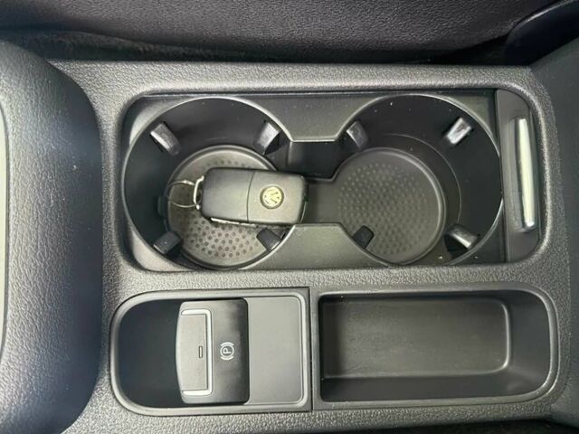 Чорний Фольксваген Тігуан, об'ємом двигуна 2 л та пробігом 52 тис. км за 3200 $, фото 9 на Automoto.ua