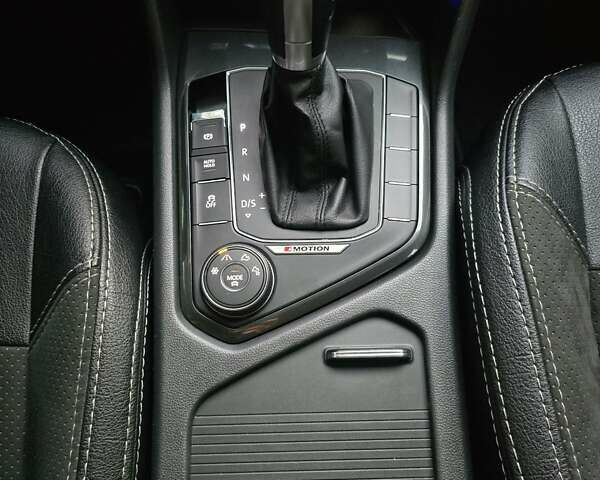 Черный Фольксваген Тигуан, объемом двигателя 1.98 л и пробегом 130 тыс. км за 24499 $, фото 23 на Automoto.ua