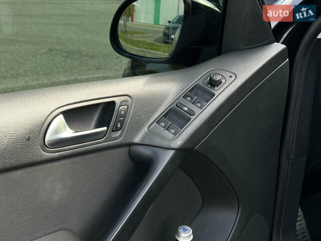 Черный Фольксваген Тигуан, объемом двигателя 1.98 л и пробегом 97 тыс. км за 12500 $, фото 23 на Automoto.ua