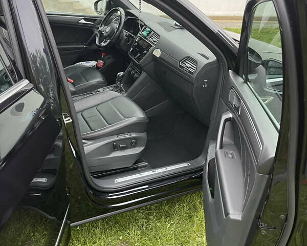 Черный Фольксваген Тигуан, объемом двигателя 1.98 л и пробегом 215 тыс. км за 26855 $, фото 9 на Automoto.ua