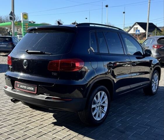 Черный Фольксваген Тигуан, объемом двигателя 2 л и пробегом 183 тыс. км за 14000 $, фото 3 на Automoto.ua