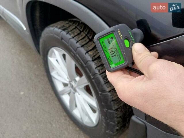 Черный Фольксваген Тигуан, объемом двигателя 1.98 л и пробегом 120 тыс. км за 14700 $, фото 26 на Automoto.ua