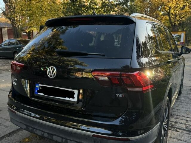 Чорний Фольксваген Тігуан, об'ємом двигуна 2 л та пробігом 127 тис. км за 22000 $, фото 3 на Automoto.ua