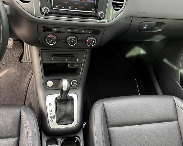 Чорний Фольксваген Тігуан, об'ємом двигуна 2 л та пробігом 104 тис. км за 15500 $, фото 19 на Automoto.ua