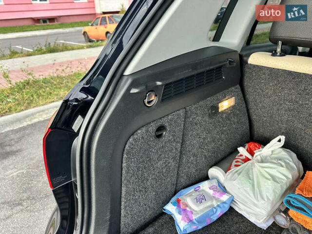 Черный Фольксваген Тигуан, объемом двигателя 2 л и пробегом 175 тыс. км за 12333 $, фото 34 на Automoto.ua