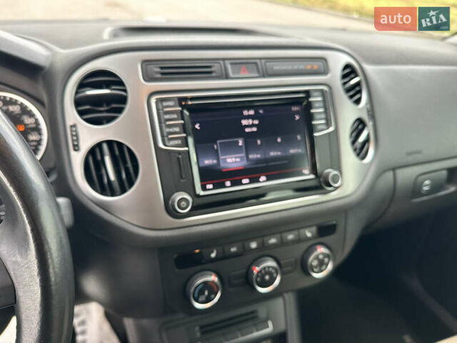 Черный Фольксваген Тигуан, объемом двигателя 2 л и пробегом 175 тыс. км за 12333 $, фото 51 на Automoto.ua